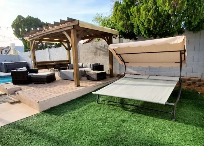 Spacious House With Pool Heater, Hot Tub, Billiards Phoenix
