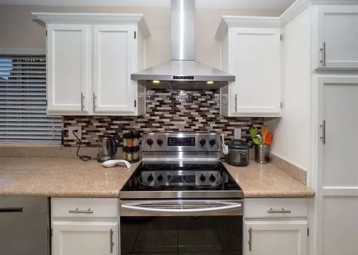 Holiday home Spacious House With Pool Heater, Hot Tub, Billiards Phoenix