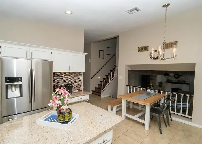 Spacious House With Pool Heater, Hot Tub, Billiards Holiday home Phoenix