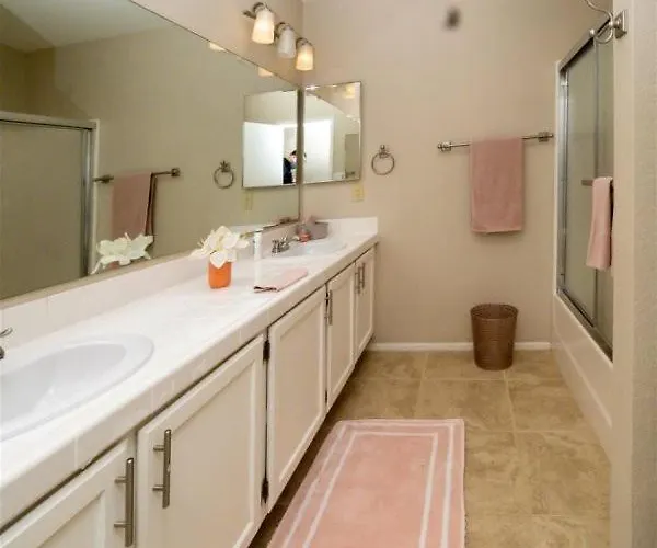 Spacious House With Pool Heater, Hot Tub, Billiards *