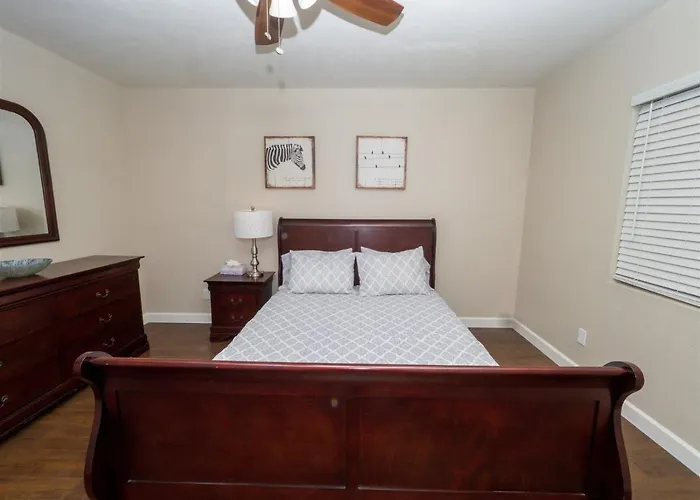 Holiday home Spacious House With Pool Heater, Hot Tub, Billiards Phoenix