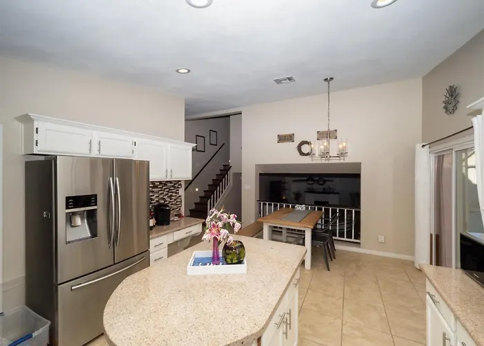 Spacious House With Pool Heater, Hot Tub, Billiards Holiday home