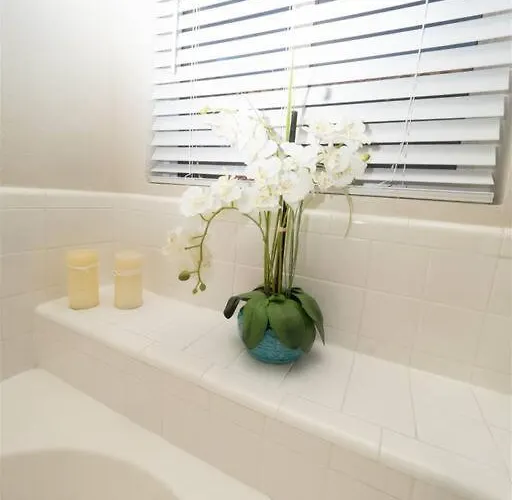 Spacious House With Pool Heater, Hot Tub, Billiards Phoenix