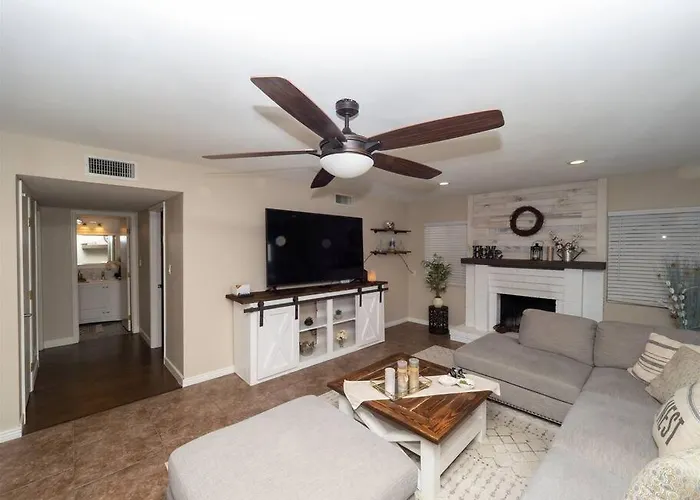 Spacious House With Pool Heater, Hot Tub, Billiards Holiday home Phoenix