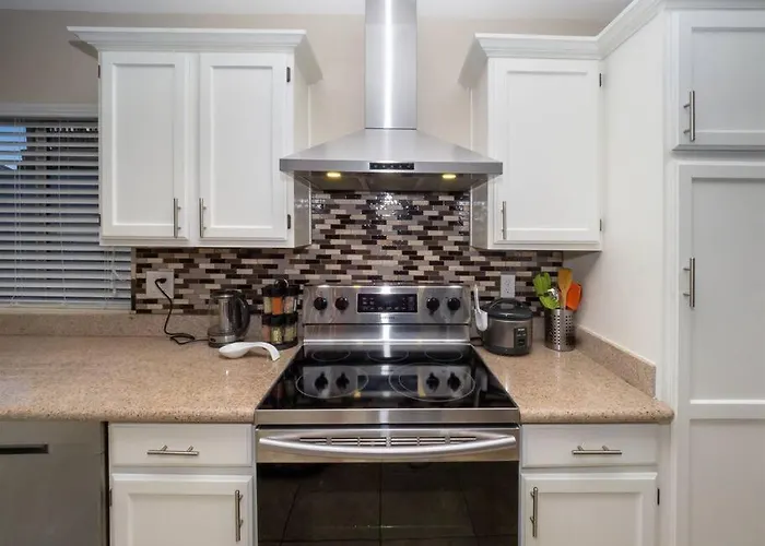 Spacious House With Pool Heater, Hot Tub, Billiards Phoenix