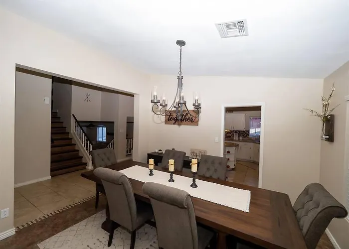 Spacious House With Pool Heater, Hot Tub, Billiards Holiday home