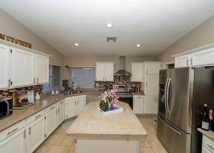 Holiday home Spacious House With Pool Heater, Hot Tub, Billiards *