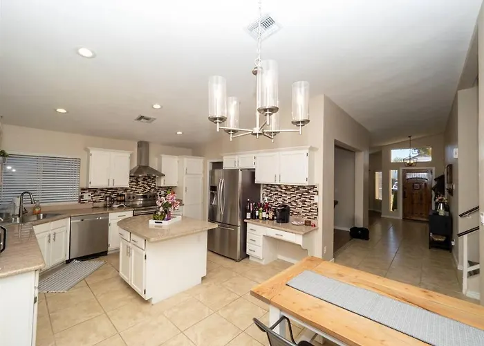 Holiday home Spacious House With Pool Heater, Hot Tub, Billiards Phoenix