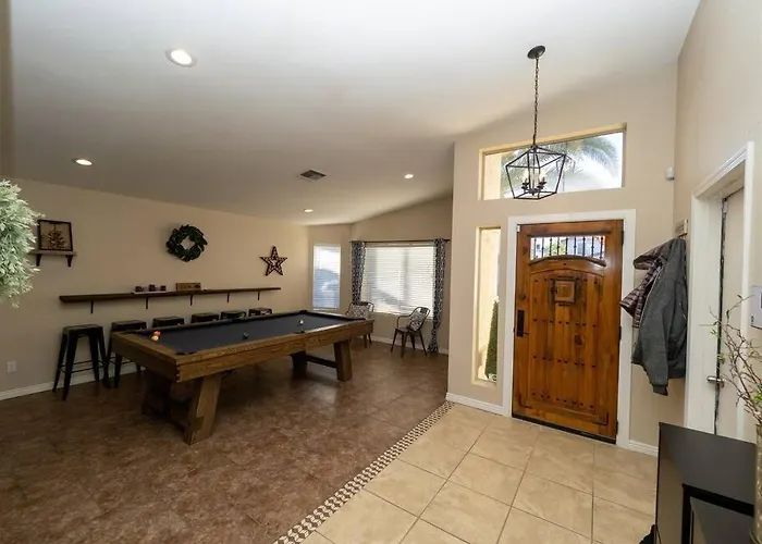 Spacious House With Pool Heater, Hot Tub, Billiards *